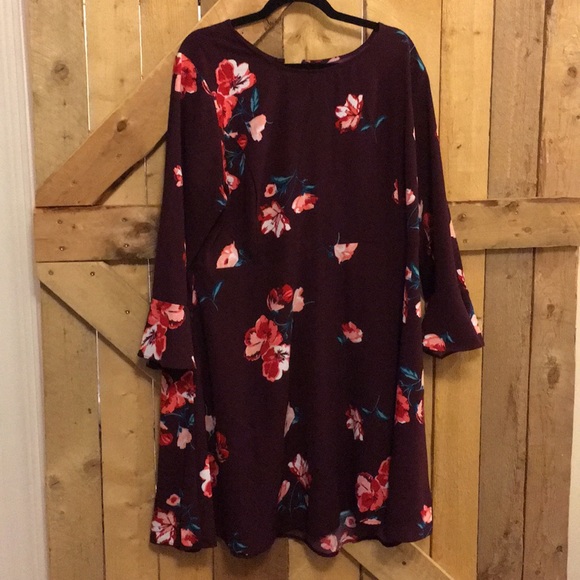 Floral bell sleeve dress - Picture 1 of 5